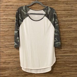 Camo 3/4 sleeve top